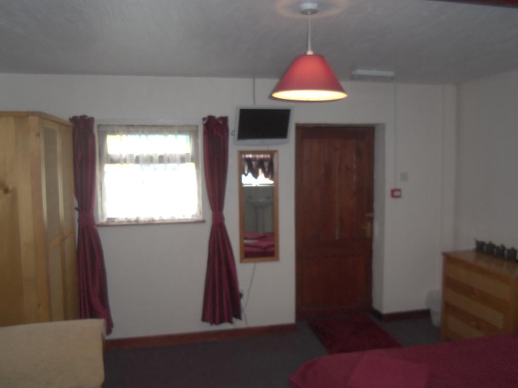 The Cross Inn Stoke-on-Trent Room photo