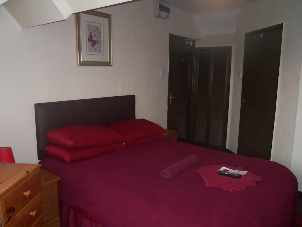 The Cross Inn Stoke-on-Trent Room photo